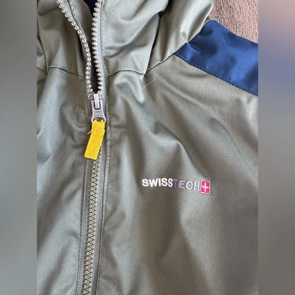 Swiss Tech Kids' Green and Blue jacket with Hood, double zipper, boys size L